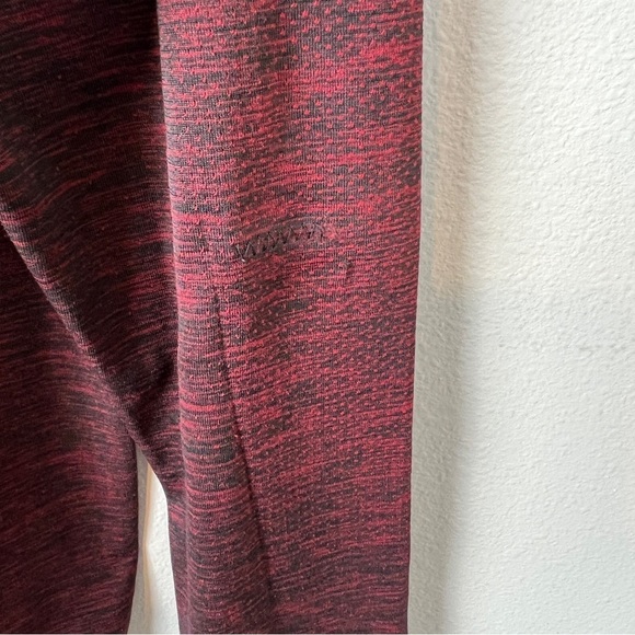 Lululemon Metal Vent Tech Long Sleeve Shirt Oxblood / Black - Picture 6 of 6